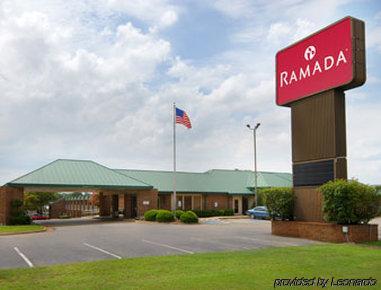 Baymont By Wyndham Paris Motel Bagian luar foto