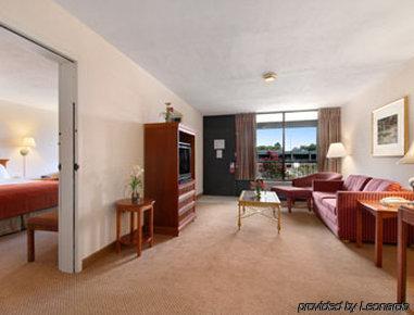 Baymont By Wyndham Paris Motel Ruang foto